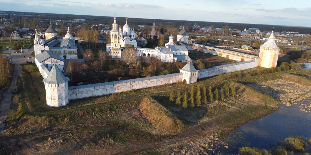 Спасо-Прилуцкий Дмитриев монастырь в Вологде: история в камне