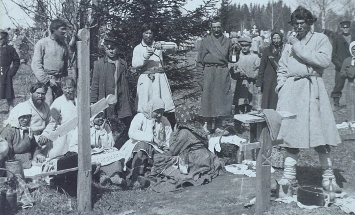 Поминки на кладбище 