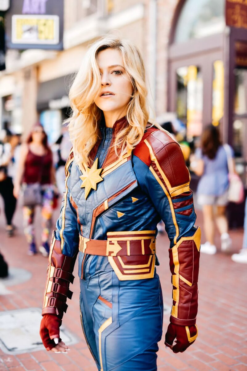 Captain Marvel cosplay