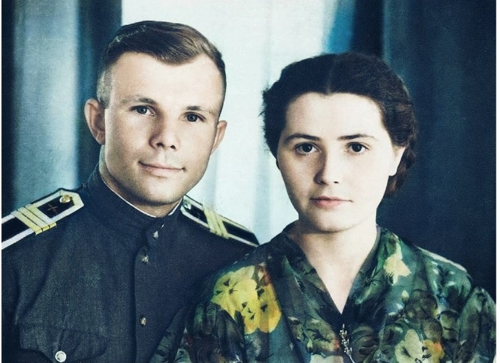 Молодые Юрий и Валентина Гагарины.