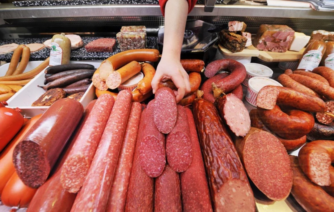 Сейчас в колбасах и мяса-то нет.
