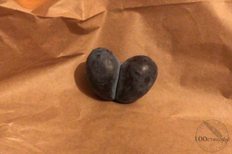 Сливы сезонные в форме сердец