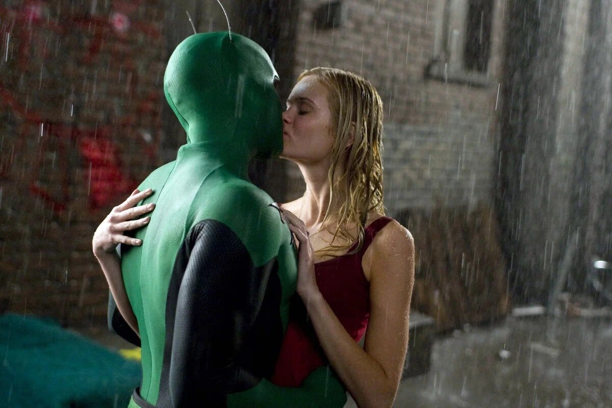 Фильм "высмеял" многие сцены из "Человека-паука" Сэма Рэйми