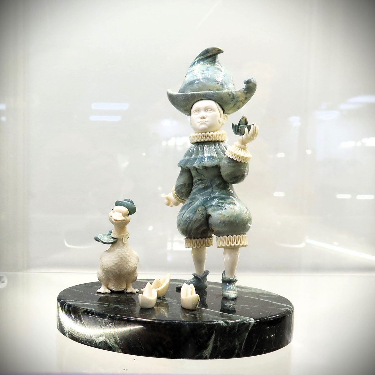 1. Фотографии с выставки авторские.