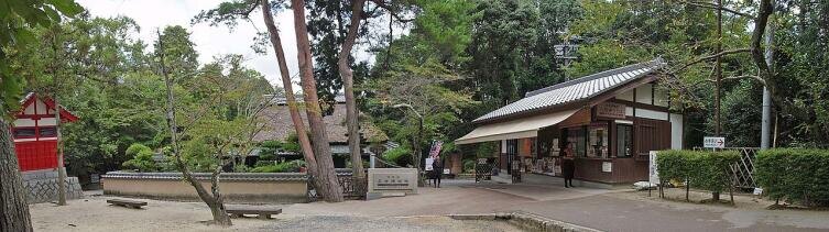    Музей ниндзя в Ига-Уэно. Внутренний двор Фото: z tanuki. Собственная работа, по лицензии CC BY-SA 3.0