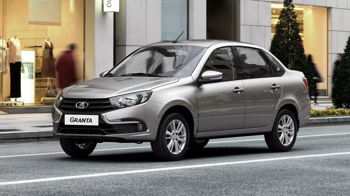 Самой популярной моделью в России остается Lada Granta. Фото: пресс-служба АвтоВАЗа