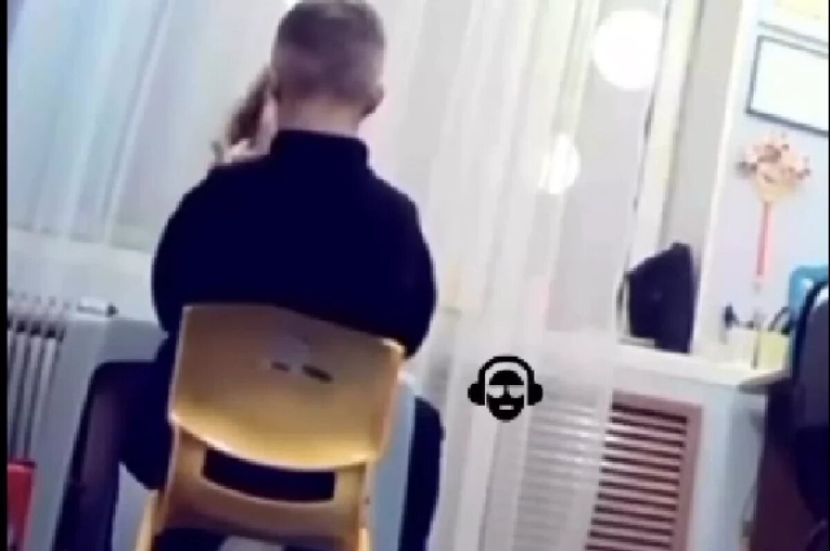    На Камчатке завирусилось видео, на котором логопед бьет ребенка