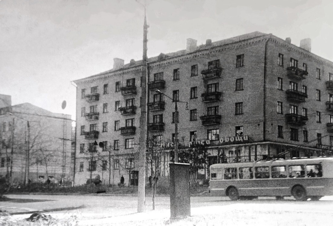 совсем древнее фото, лет 60 назад или около того