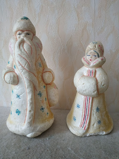 Снегурочка и Дед мороз из пенопласта, изображение с просторов интернета для примера