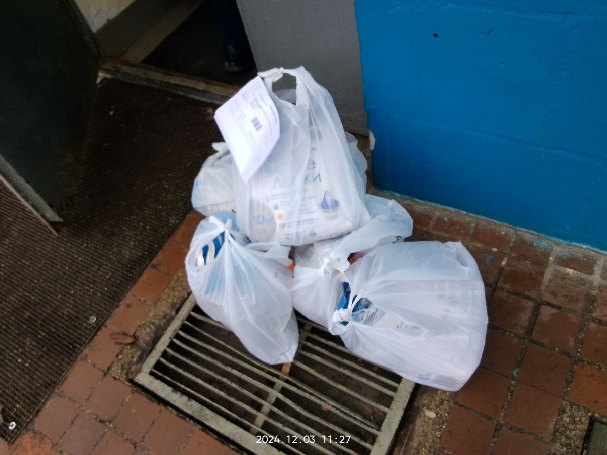 Вес конечно не малый. Около 60кг.