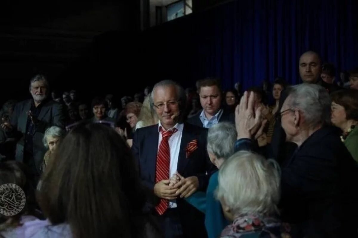    Бросивший вызов Кашпировскому доктор Коновалов заинтересовал Следком