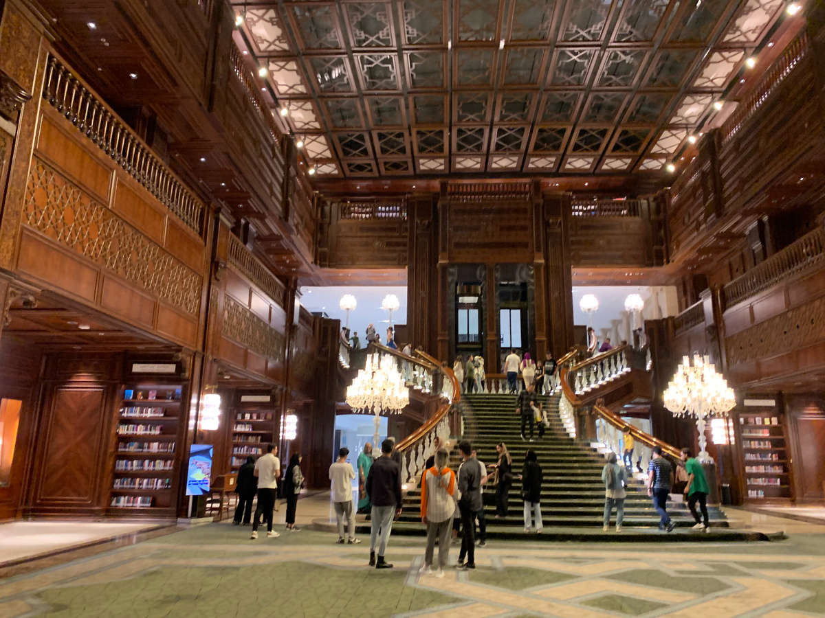 Библиотека Хогвартса в Тегеран Моле - обязательная остановка в ходе нашего тура в Иран