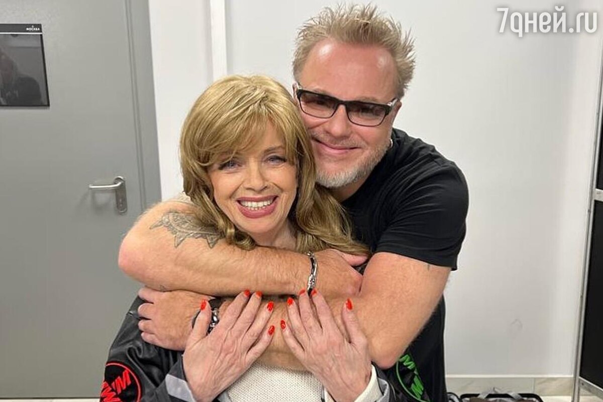    Владимир Пресняков с мамой Еленой Петровной Соцсети