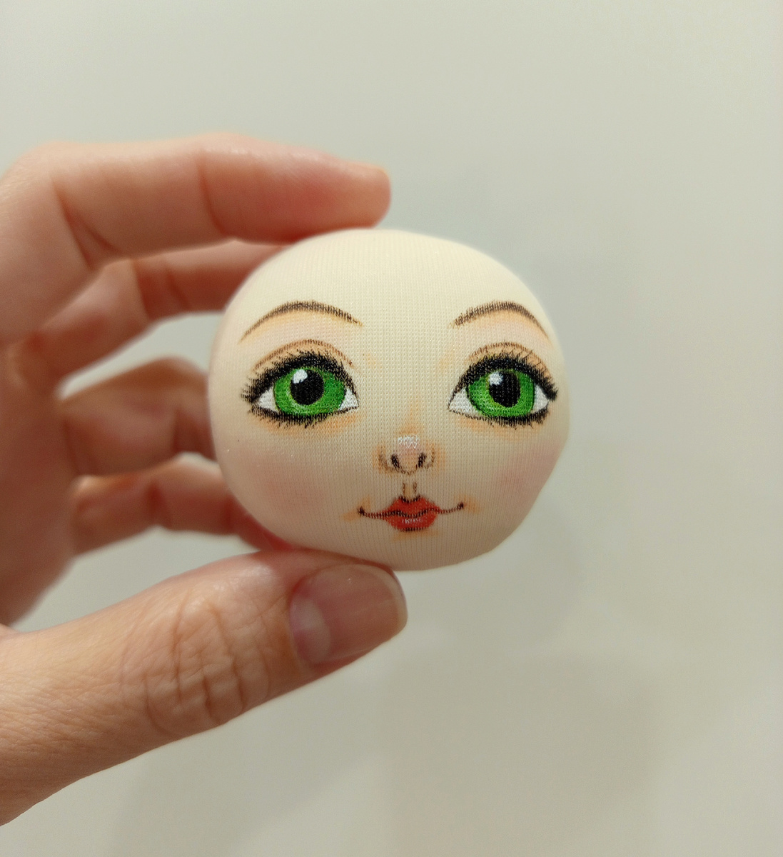 Главное не терять голову 😅 Видно насколько пасмурно у нас сегодня, как будто вечером фотографировала, а ведь утро сейчас.