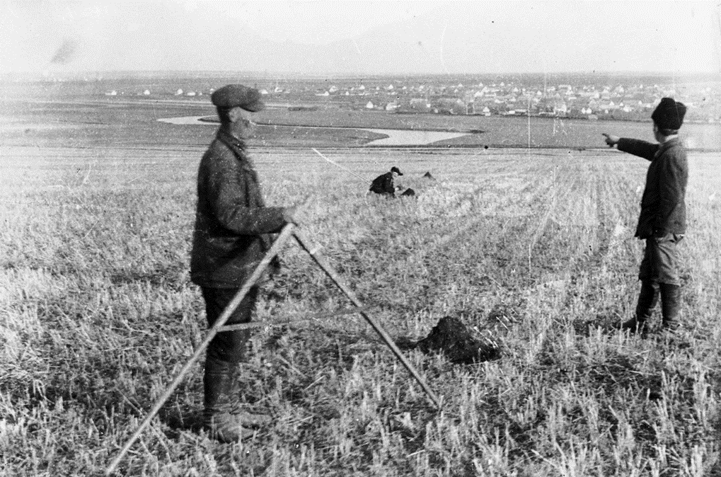 Землеустройство в первые годы Советской власти. Фото из открытых источников.