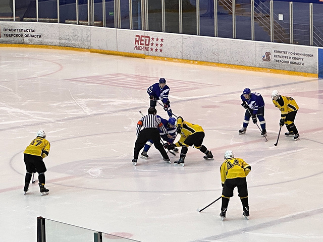Тверские хоккеисты проиграли «Дизелисту»
