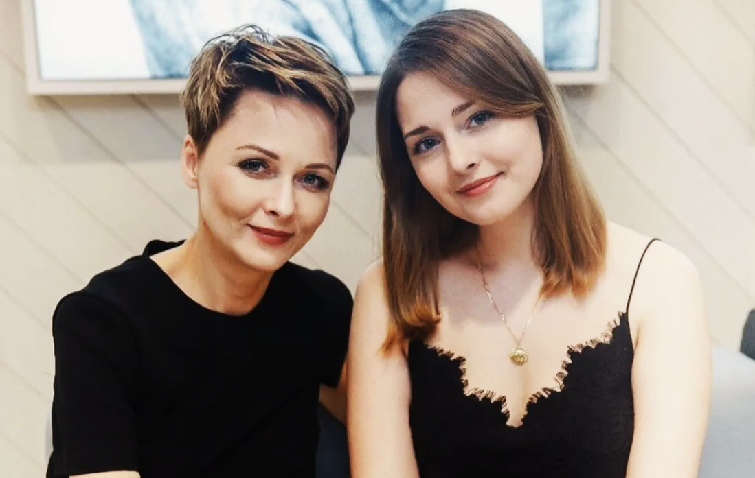 на фото Дарья Повереннова с дочерью Полиной 