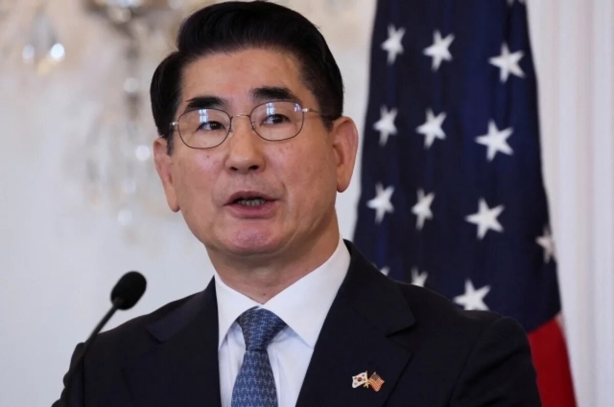    YTN: экс-министру обороны Южной Кореи Ким Ён Хёну запретили покидать страну