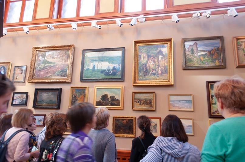 Во время экскурсии в Шпалерном зале