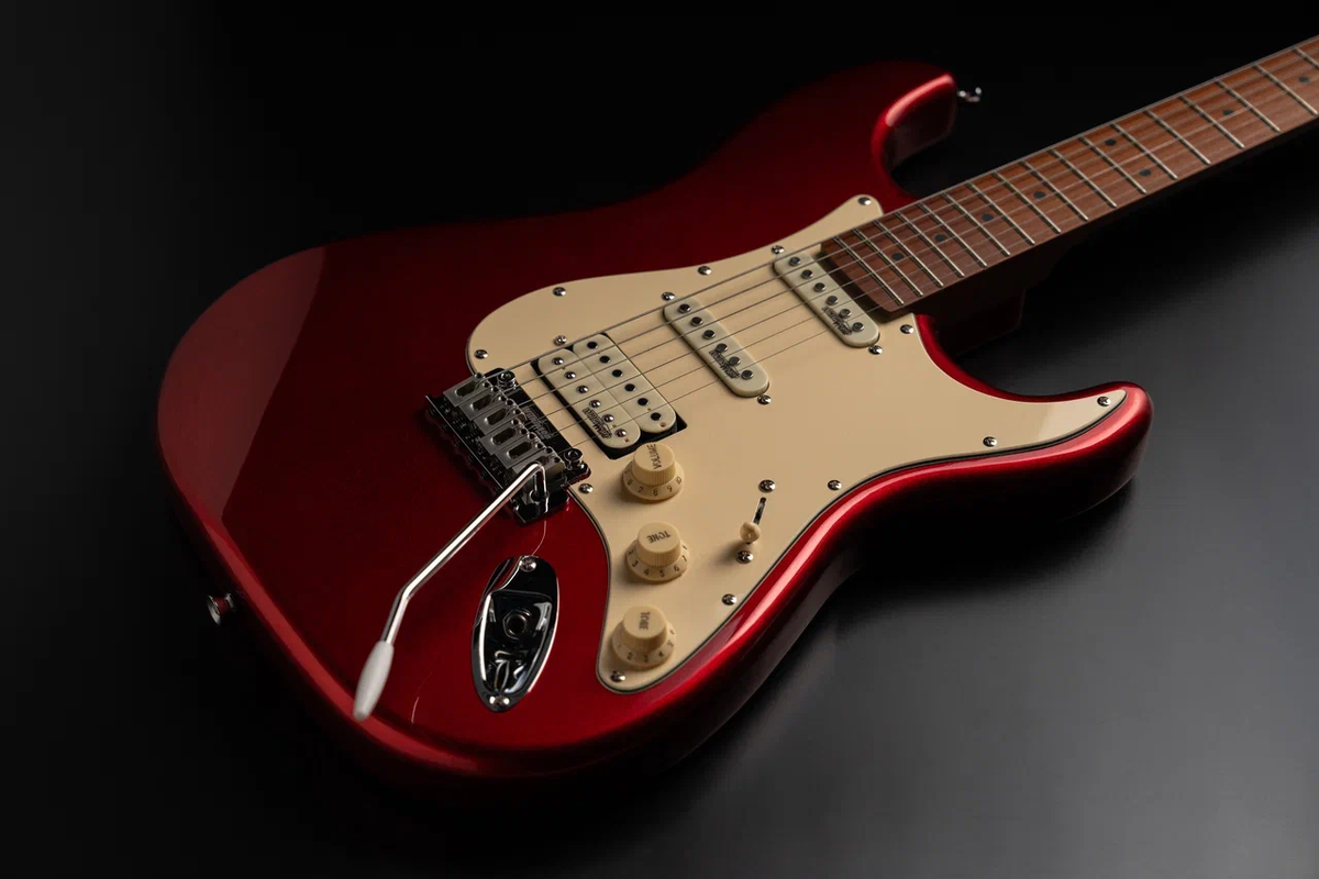 Электрогитара Shinobi N103E red в корпусе стратокастер