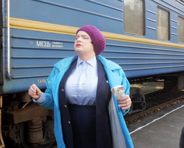 чтоб никого случайно из проводниц не обидеть, тогда и хорошие люди тоже были