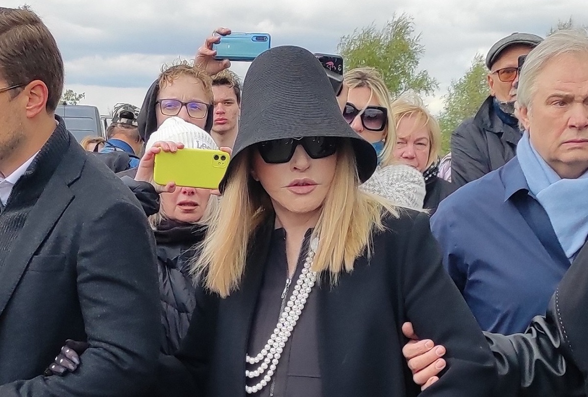 Аллу Пугачеву видят постоянно прогуливающейся по Кипру. Фото: globallookpress.com