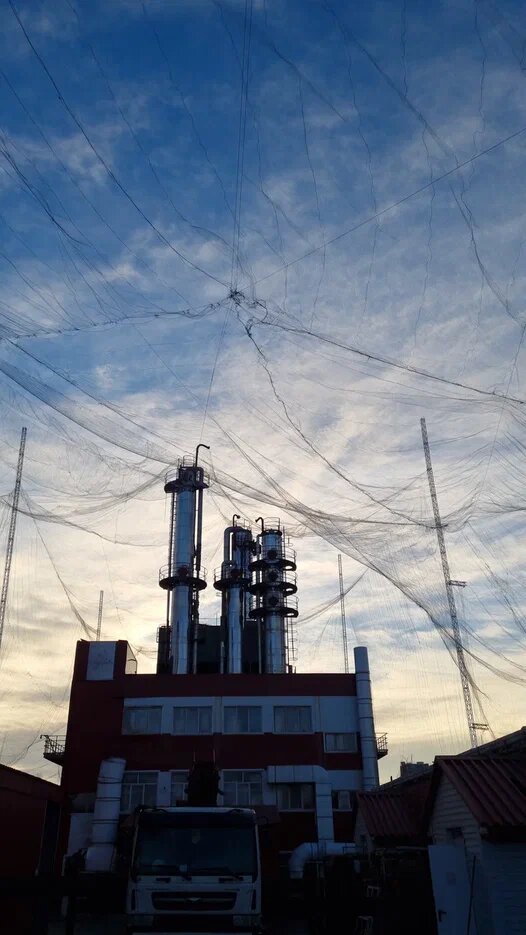 Защищенный завод, высота 32 метра. Высота купола от 42 до 48 метров.