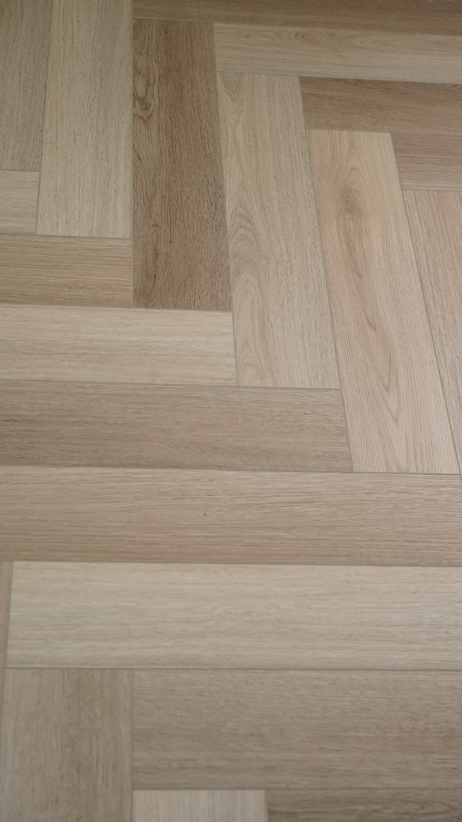 На фото дизайн с градиентом BRONIX, Saffir, Empire