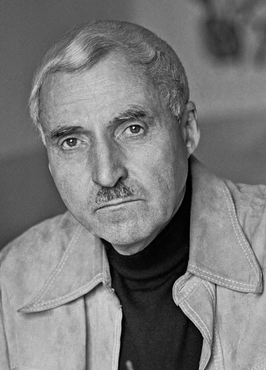 Фотография писателя, взято из открытых источников