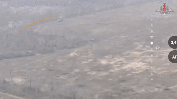    Наши FPV-дроны уничтожают вражескую технику//Видео с официального ТГ-канала Минобороны