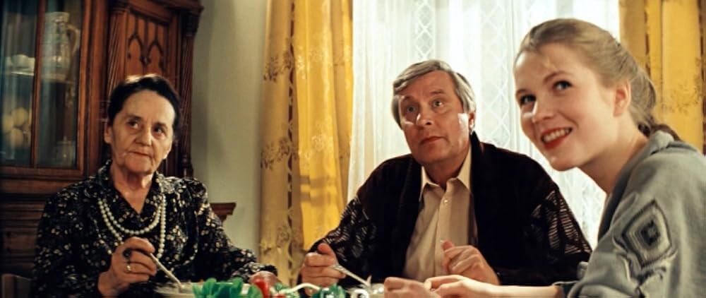 кадр из х/ф"Курьер" (1986)