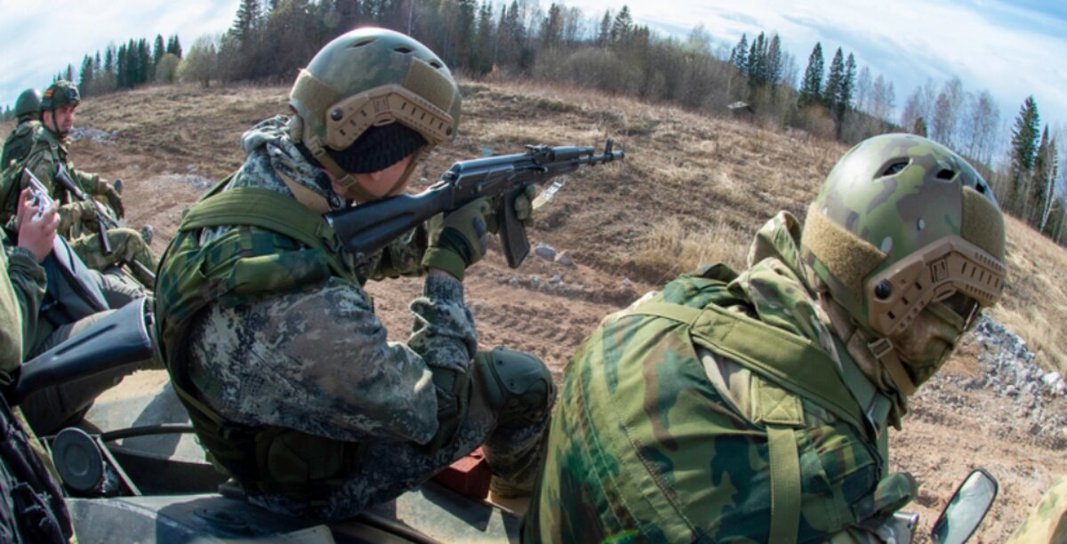 https://s.ura.news/760/images/news/upload/news/647/232/1052647232/785276_Voennaya_podgotovka_k_sluzhbe_v_zone_SVO_Permy_oruzhie_strelki_spetsnaz_chvk_svo_armiya_rossii_shturmoviki_desant_na_brone_250x0_2256.1500.0.0.jpg