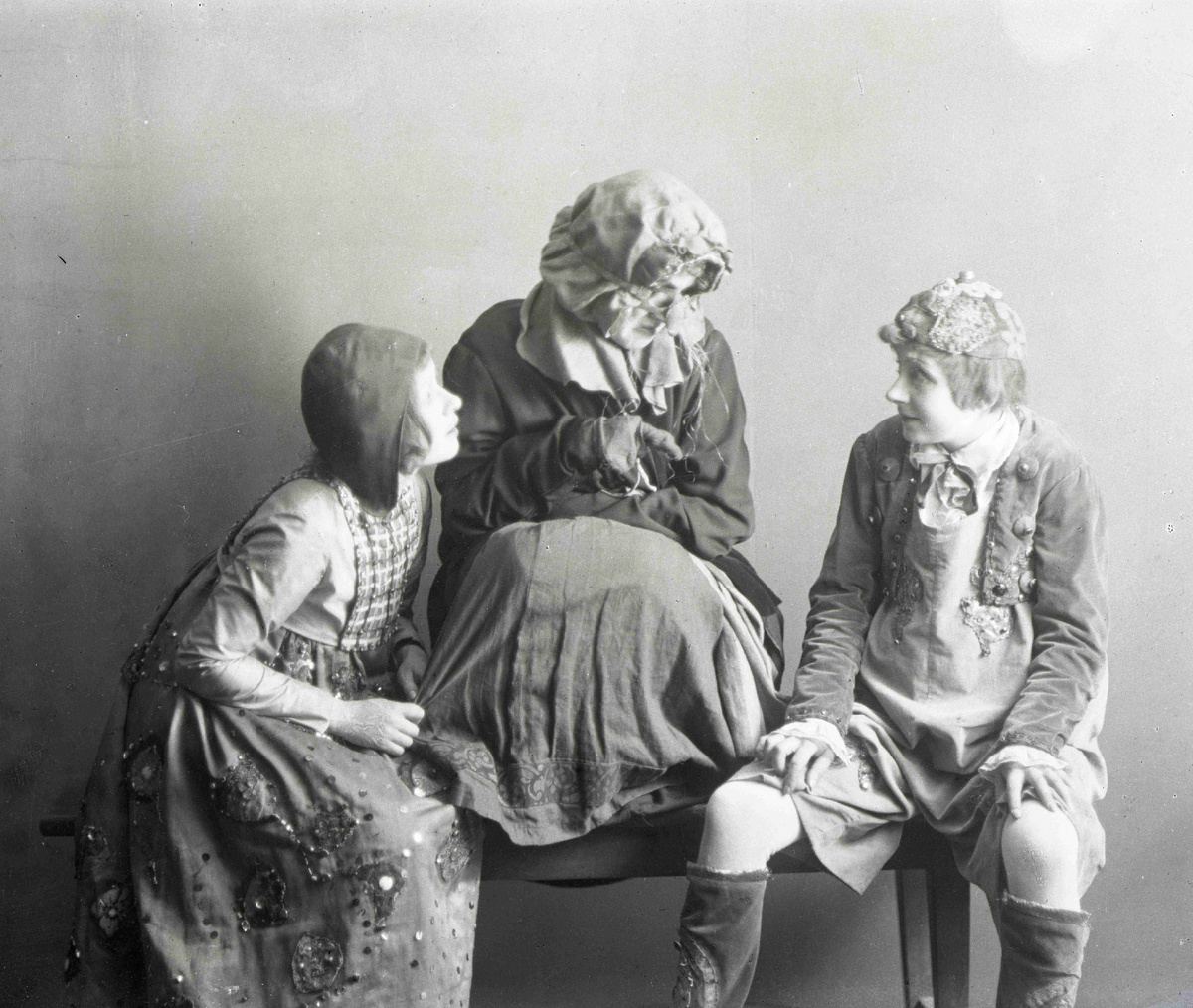 Софья Гиацинтова – Митиль, Ольга Пыжова – Фея, Мария Дурасова – Тильтиль, «Синяя птица», 1916 г.