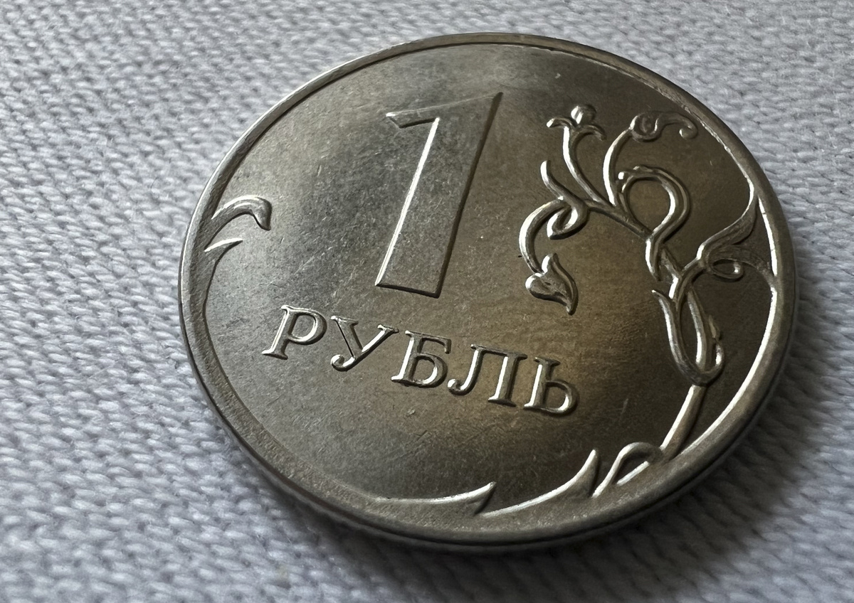    Россияне через пару месяцев почувствуют эффект от девальвации рубля