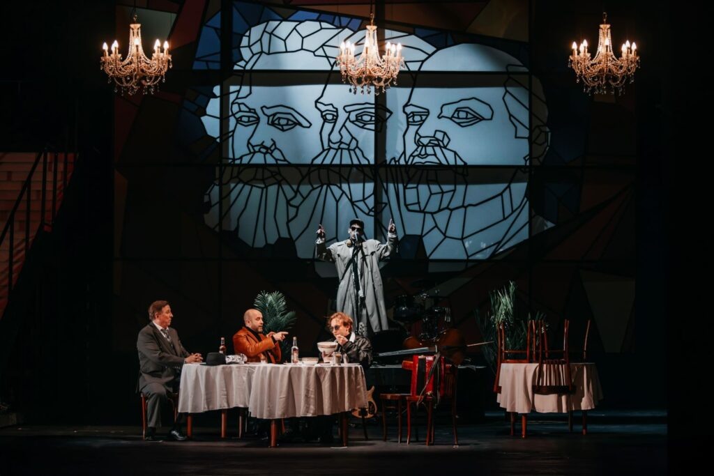    Фото предоставлены пресс-службой Театра Наций. Фотограф: Ира Полярная Источник фото: Театр To Go