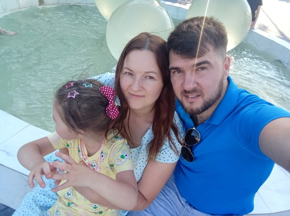 Супруги с дочкой. Фото опубликовано «КП-Ростов-на-Дону» из архива героев публикации