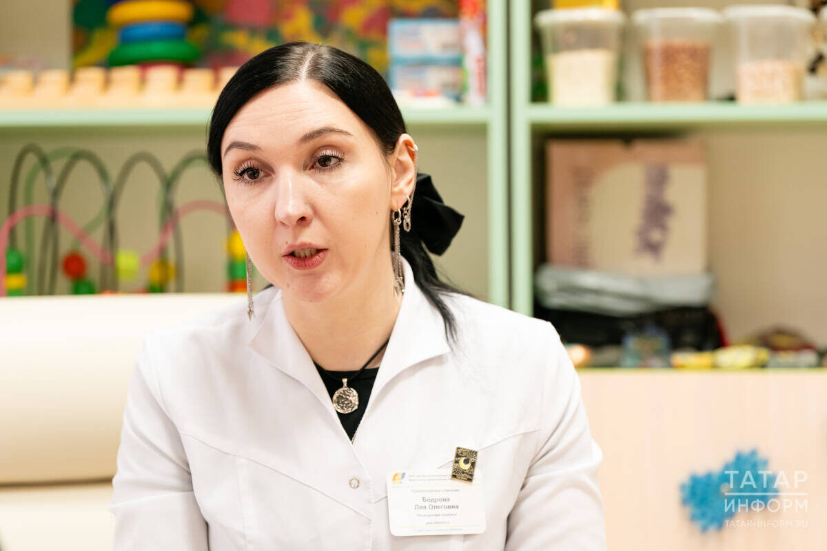 ​Лия Бодрова: «Сейчас мама, будучи беременной, проходит и рамки облучения, и вайфай-волны, и телефоны – ребенок уже сейчас рождается со склонностью к нестабильной нервной системе»Фото: © Салават Камалетдинов / «Татар-информ»