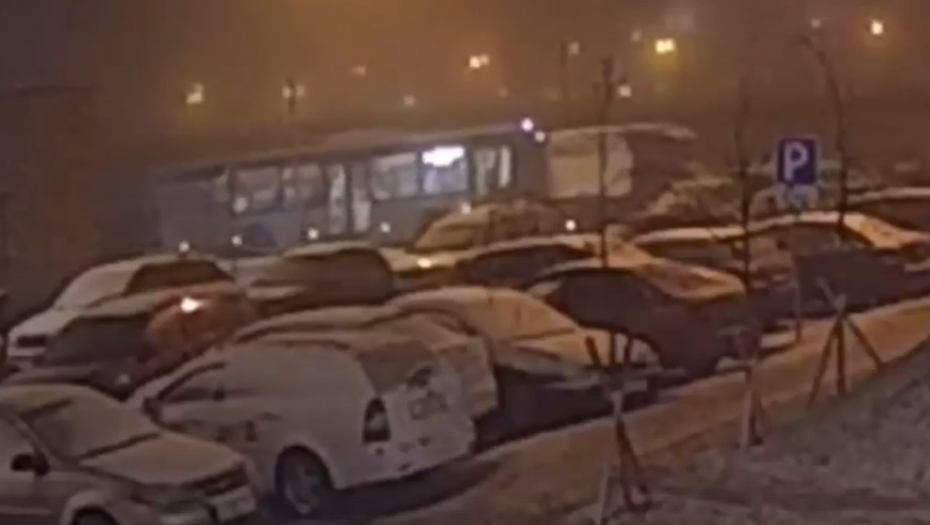    Авария с автобусом на Парнасе 5 декабря 24 Автор фото: скриншот видео канала "Мегаполис"