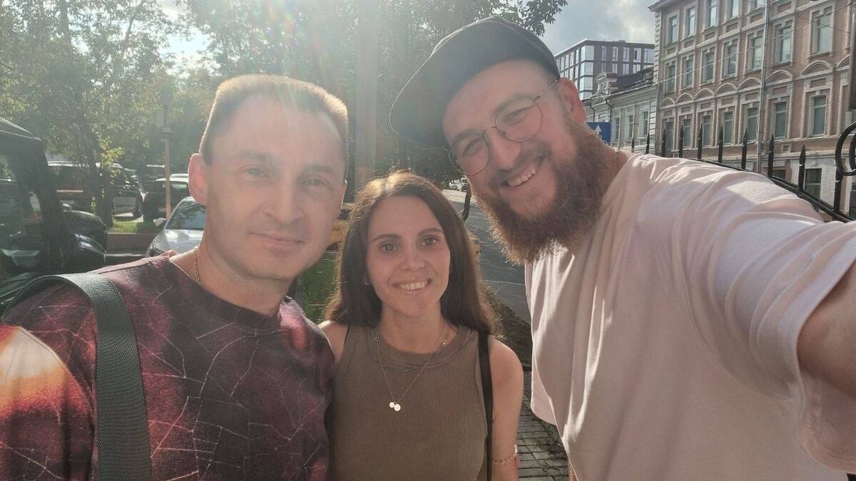 Паша Раковский (справа) и родители Насти – Дмитрий и Ольга