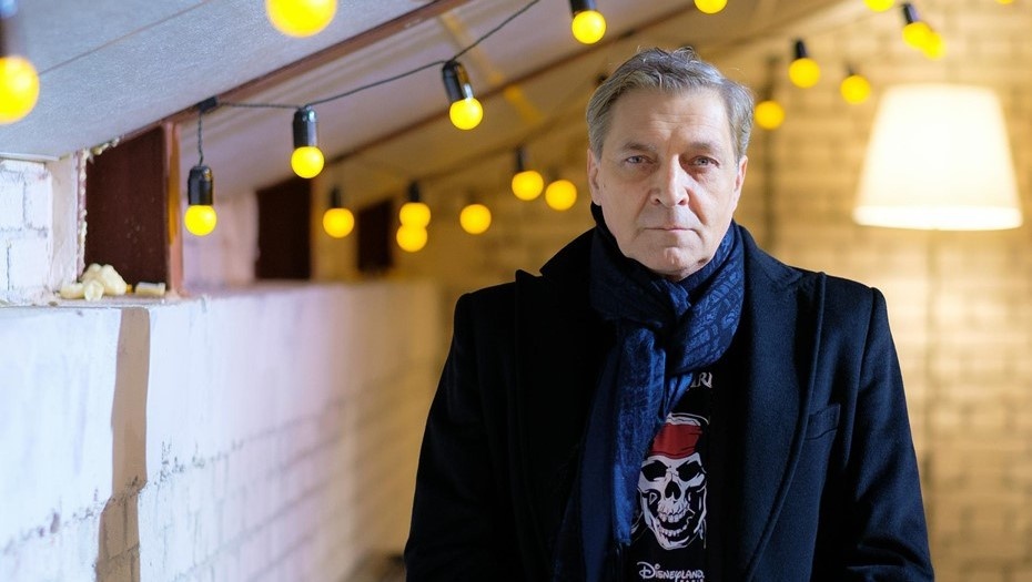    Александр Невзоров — признан Минюстом иноагентом, вместе с женой, признан судом экстремистским объединением, деятельность которого запрещена в РФ). Советский и российский журналист, репортёр, телеведущий, публицист. Режиссёр, сценарист и продюсер документальных фильмов. Политик, депутат Государственной думы четырёх созывов. Автор фото: Беликов Валентин