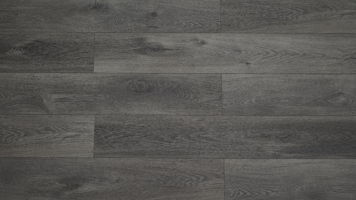 На фото BRONIX, Saffir, Black Star