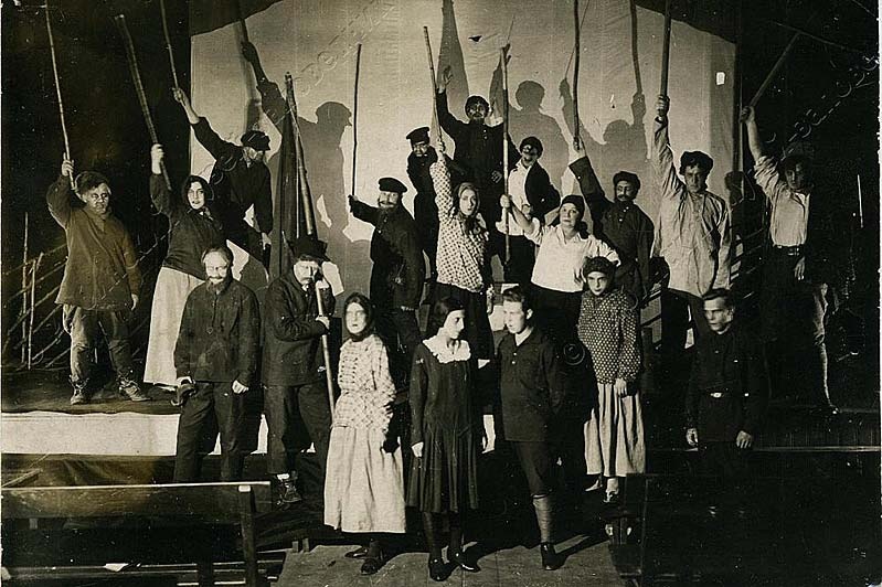 Сцена из спектакля Киршона «Хлеб», 1929 г., рыбинский «Пролеткульт»