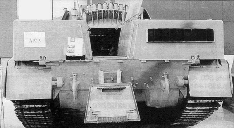 Кормовая часть АБ-13. Напоминает БМП-3, но проход получился уже