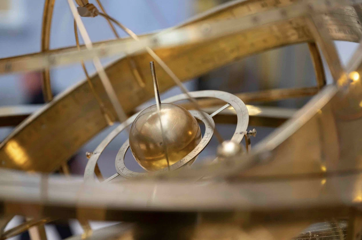     Механическая модель Солнечной системы — Армиллярная сфера