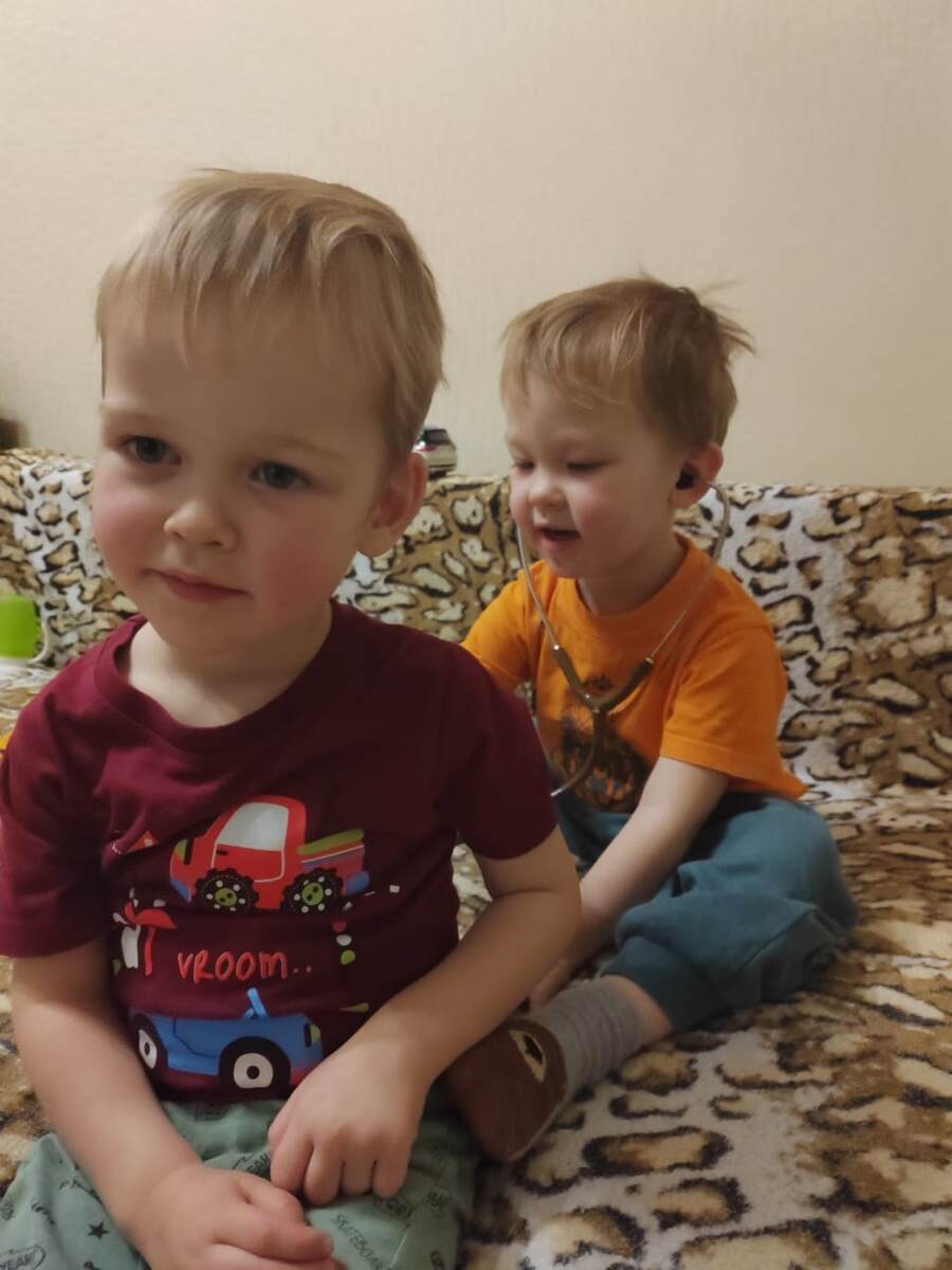 Играют в доктора