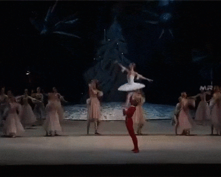 Сцена из балета Петра Чайковского «Щелкунчик». Источник: www.culture.ru