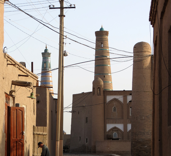 В закоулках старой Хивы. Почему в древности невест тут искали на другой стороне улицы?