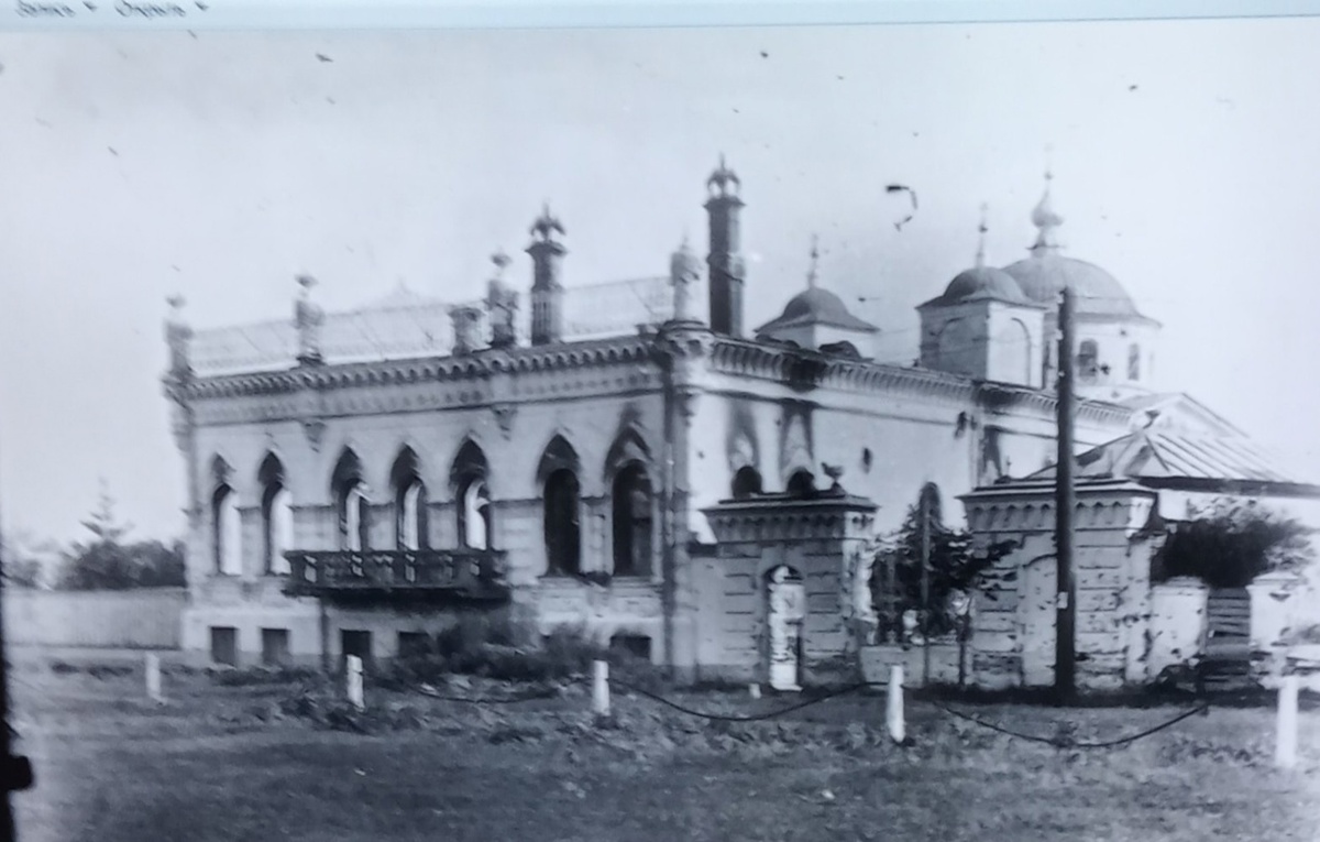 Особняк Литовых-Говоровых в 1919 году - со следами разрушений после подавления Ярославского восстания.