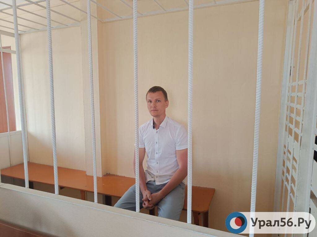    Подробности от ФСБ: Экс-сотрудник мэрии Оренбурга Никита Сафронов был пойман с поличным в момент получения взятки