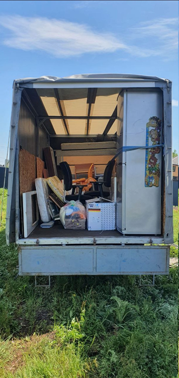 бОльшая часть нажитого поместилась в газельку